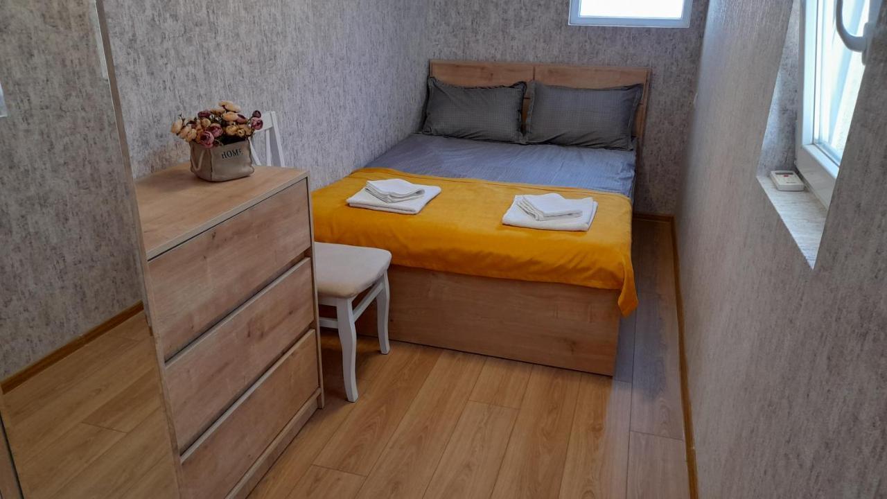 Yellow Apartment Tbilisi Exterior photo